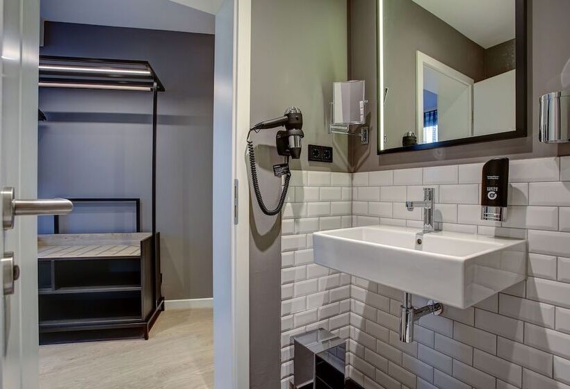 اتاق استاندارد, Vienna House Easy by Wyndham Hamburg