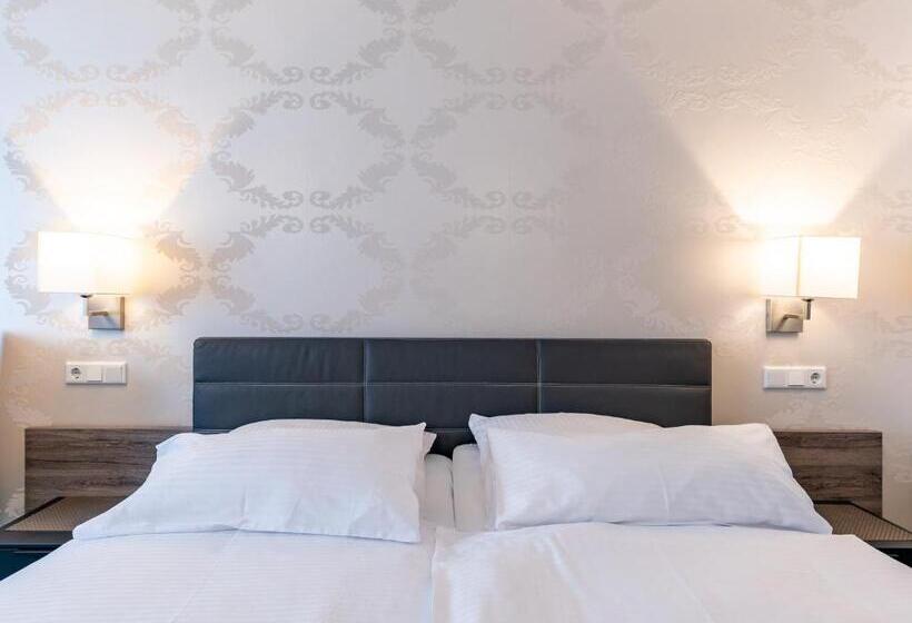 חדר דלוקס, Alte Post