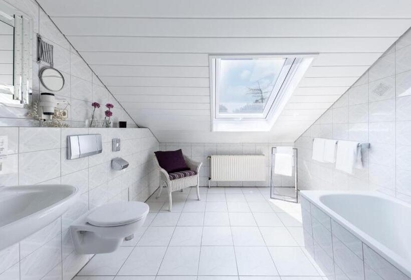 חדר דלוקס, Alte Post