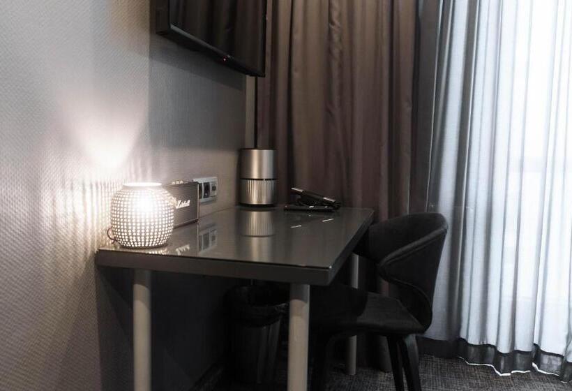 חדר סטנדרט יחיד, Am Augustinerplatz