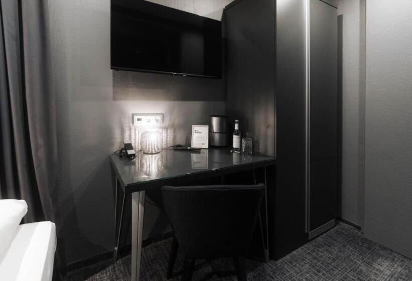 חדר אקונומי, Am Augustinerplatz