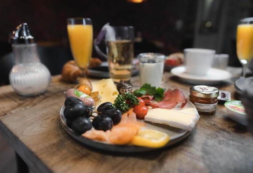 חדר פרמיום, Am Augustinerplatz