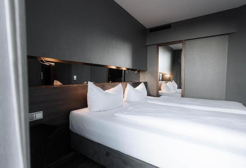 סוויטת ג'וניור, Am Augustinerplatz