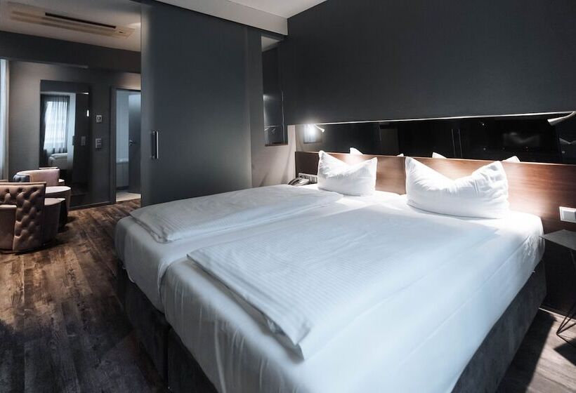 חדר פרמיום, Am Augustinerplatz