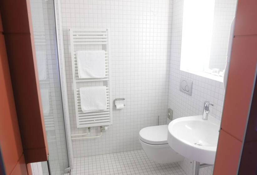 غرفة قياسية, Berliner Hof