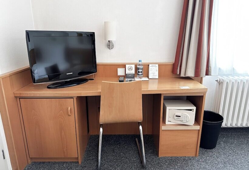 غرفة قياسية فردية, Berliner Hof