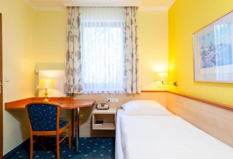 Chambre Standard Individuelle, Heldt