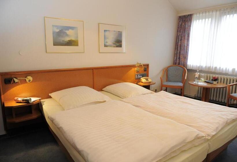 Chambre Standard, Heldt