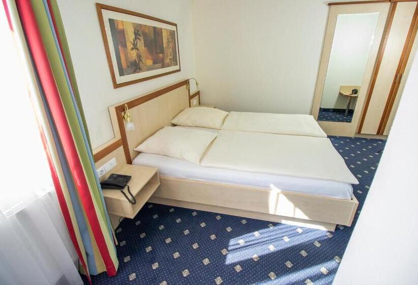 Chambre Standard, Heldt