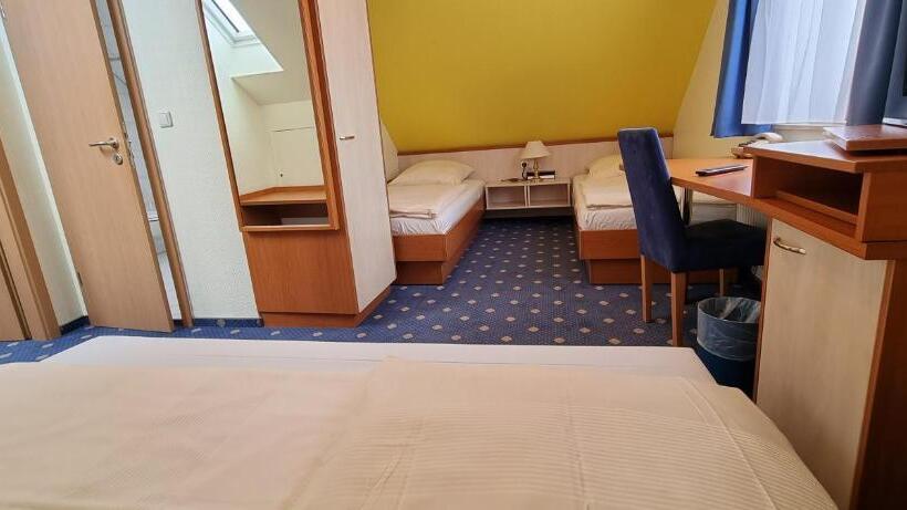 Chambre Quadruple Standard, Heldt