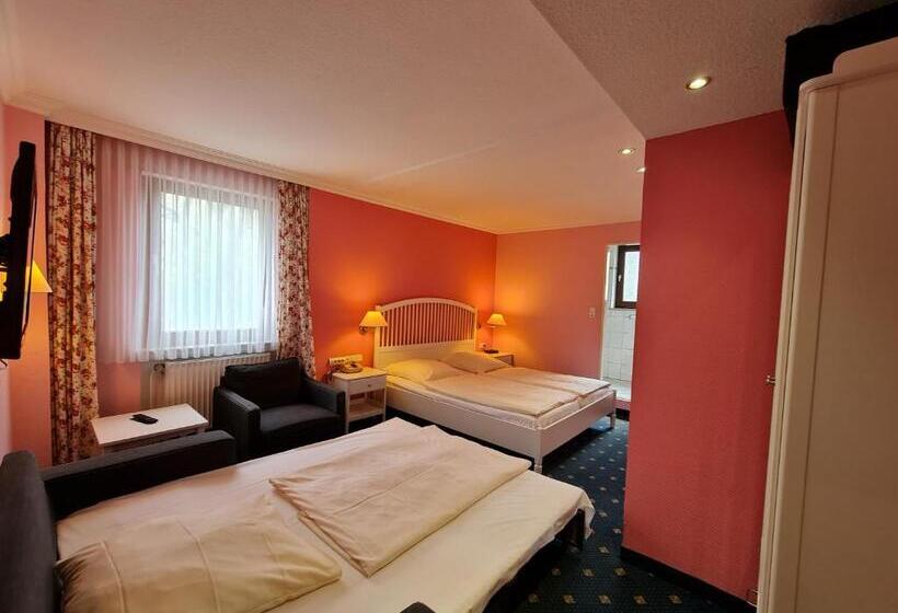 Chambre Quadruple Standard, Heldt