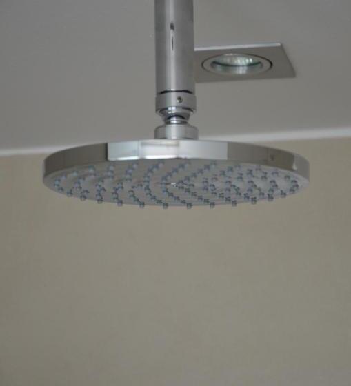 스탠다드 싱글 룸, Josten