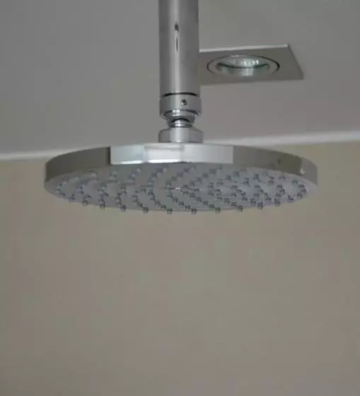 Standard Yhden Hengen Huone, Josten