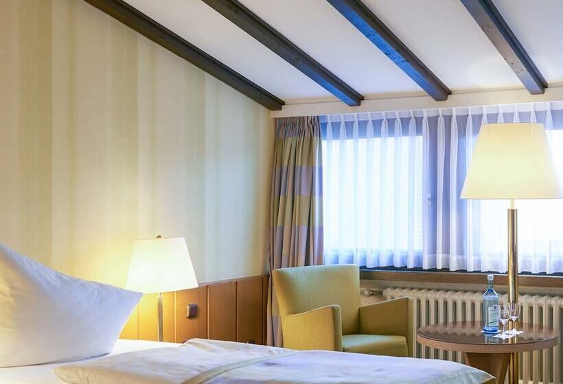 이코노미 룸, Schnitterhof