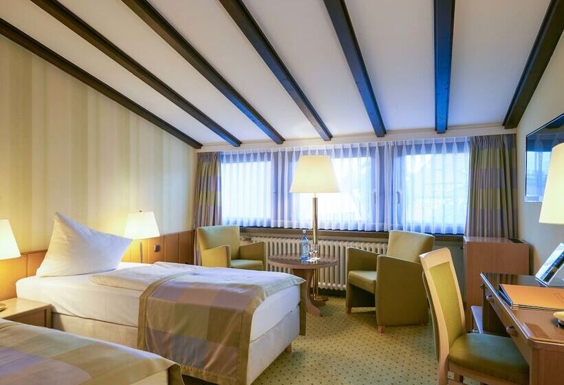 이코노미 룸, Schnitterhof