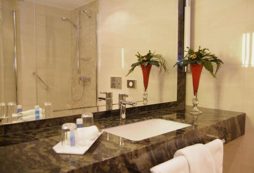 컴포트 룸, Schnitterhof