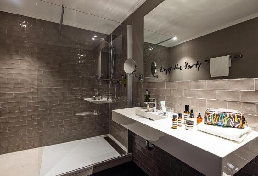 스탠다드 룸, The Midtown