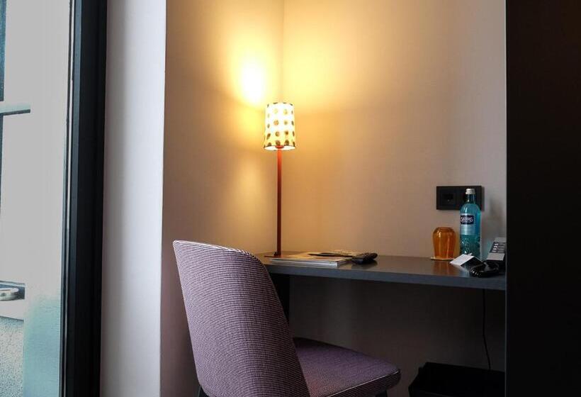 ベーシックルーム, The Midtown