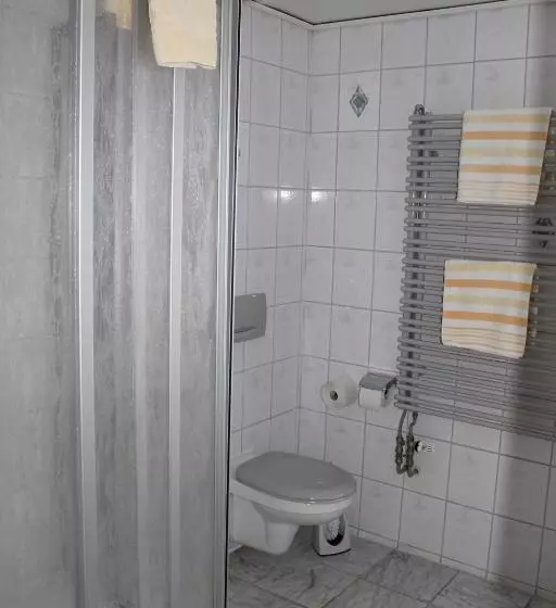 اتاق استاندارد یک نفره, Zur Erholung