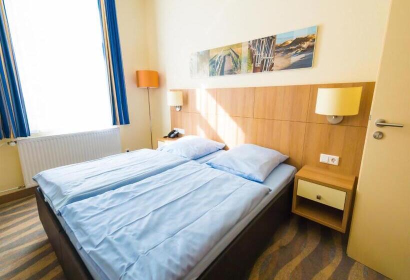 חדר סטנדרט לארבעה, Inselhotel Bruns