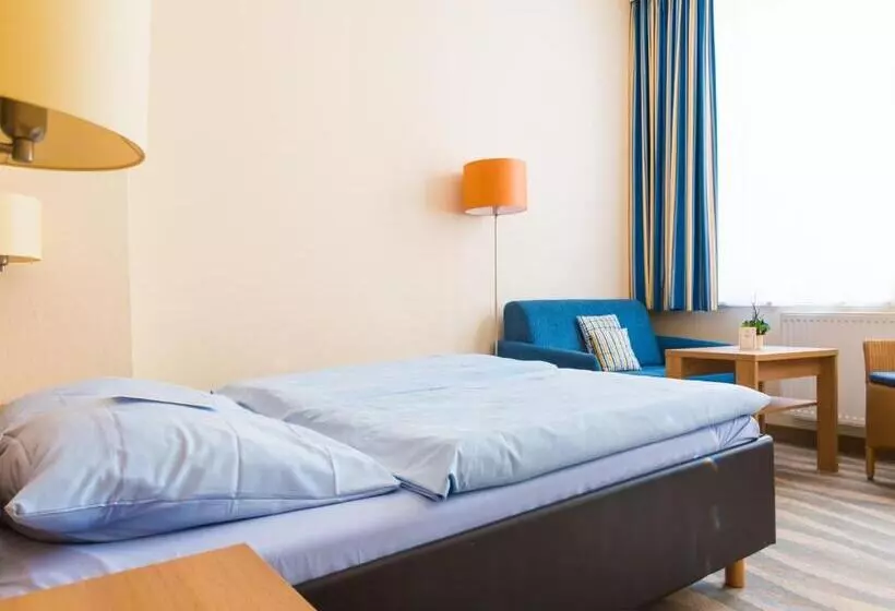 اتاق استاندارد چهار تخته, Inselhotel Bruns