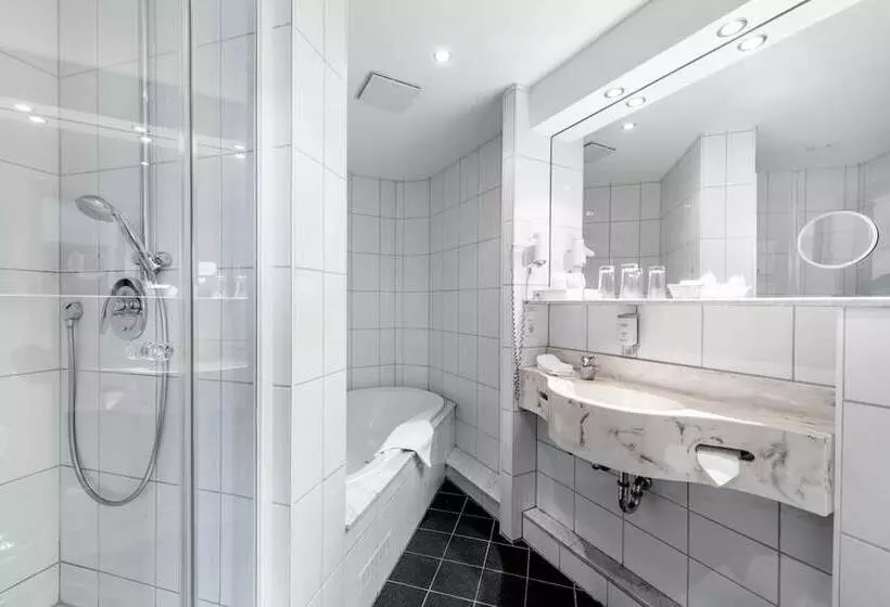 コンフォートルーム, Landhotel Buller