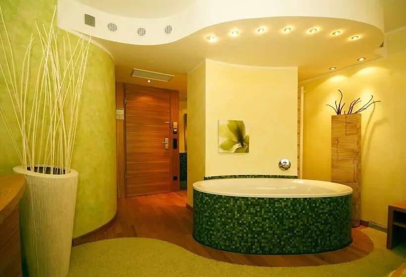 سوییت جونیور, Atrium Hotel Mainz