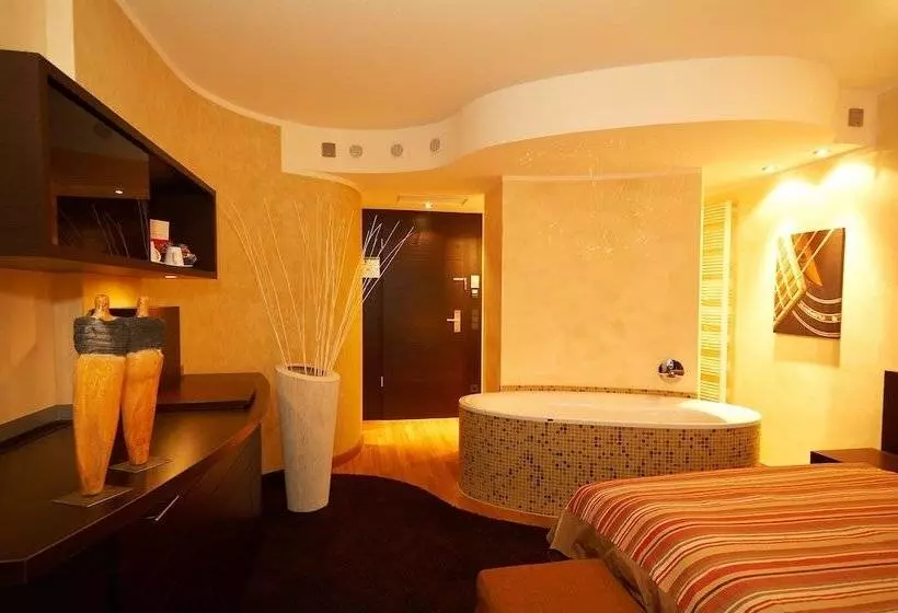 سوییت جونیور, Atrium Hotel Mainz