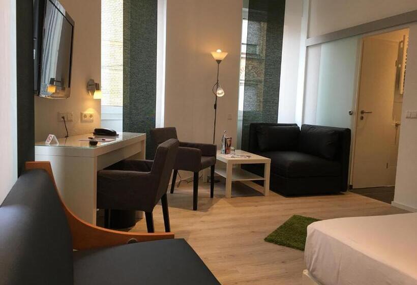 اتاق خانوادگی, Barbarossa Karlsruhe Stadtmitte