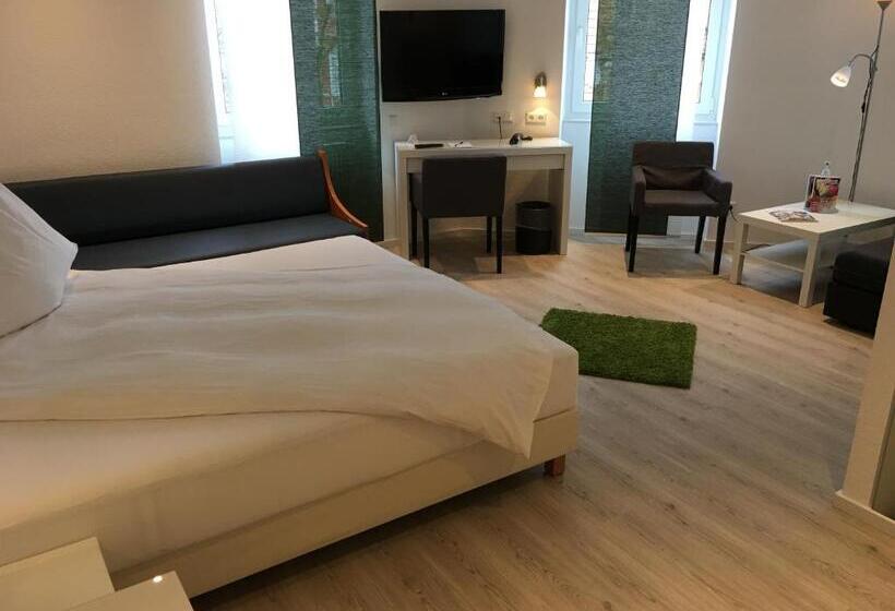 اتاق خانوادگی, Barbarossa Karlsruhe Stadtmitte