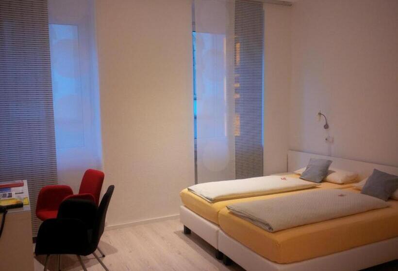 اتاق کلاس بیزنس, Barbarossa Karlsruhe Stadtmitte