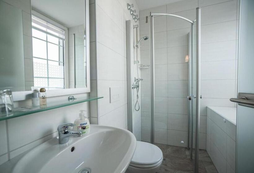 스탠다드 싱글 룸, Böving