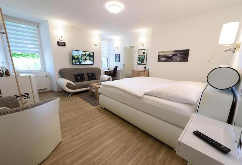 디럭스 룸, Böving