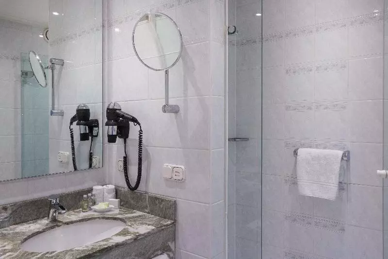 اتاق استاندارد, Crowne Plaza Frankfurt Congress Hotel, An Ihg