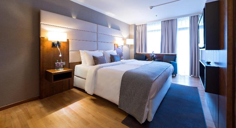 سوییت اجرایی, Crowne Plaza Frankfurt Congress Hotel, An Ihg