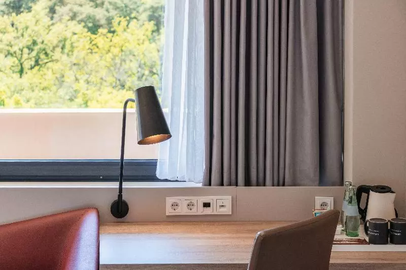 اتاق لوکس, Crowne Plaza Frankfurt Congress Hotel, An Ihg