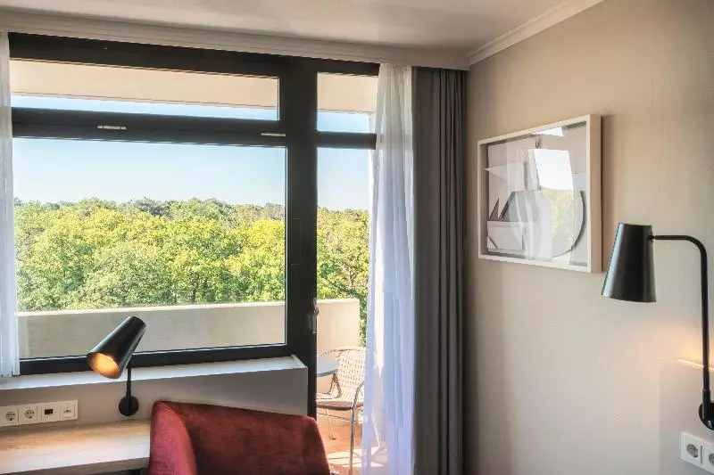 اتاق استاندارد با بالکن, Crowne Plaza Frankfurt Congress Hotel By Ihg