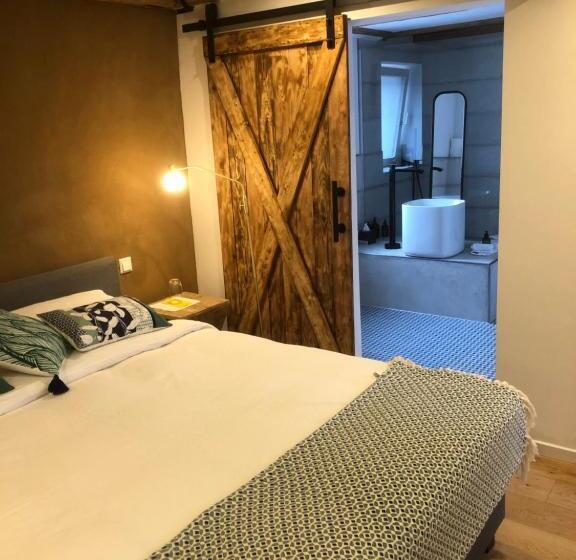 标准间, Die Grüne Bettlad Boutique