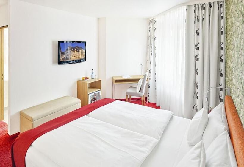 חדר סופריור, Hirsch