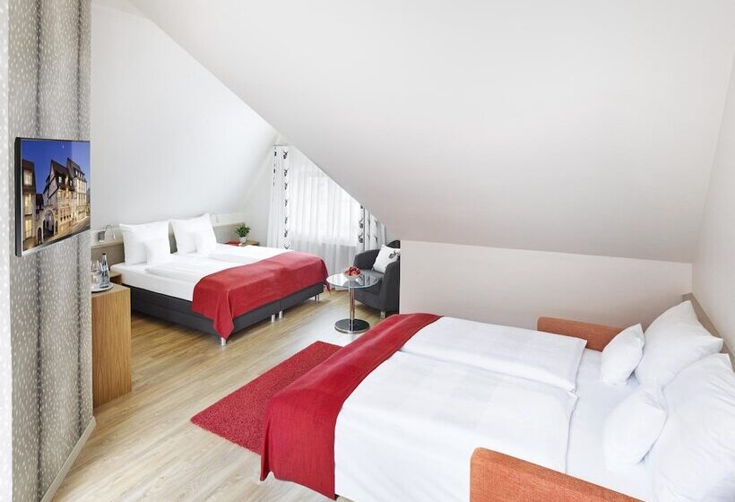 סוויטת ג'וניור סופריור, Hirsch