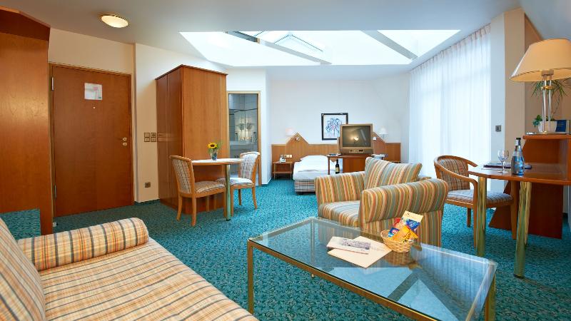 סוויטת ג'וניור סופריור, Hirsch