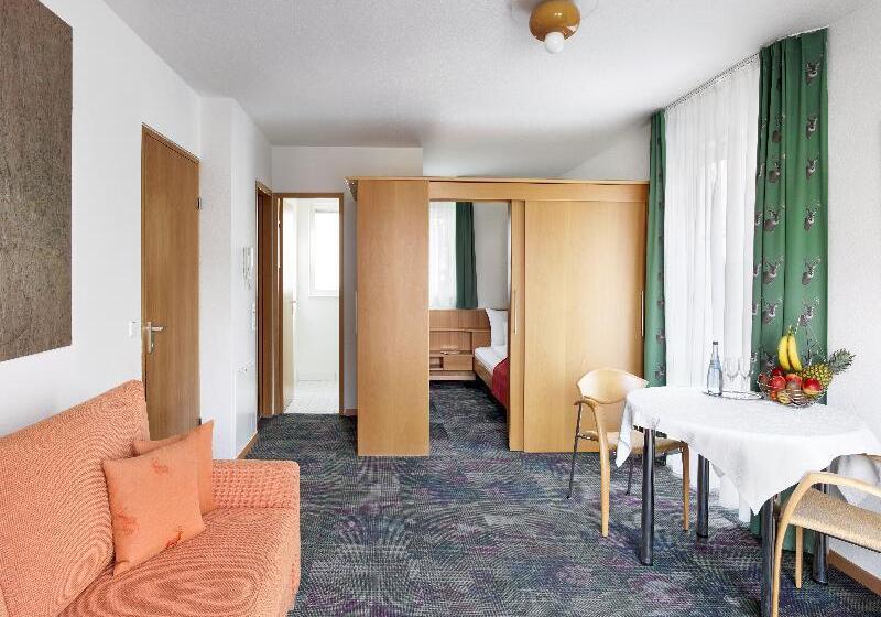 חדר סופריור, Hirsch