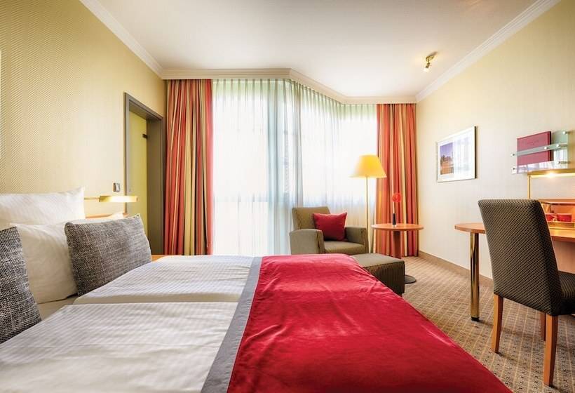 Трехместный Номер Комфорт, Leonardo Hotel Mannheim City Center