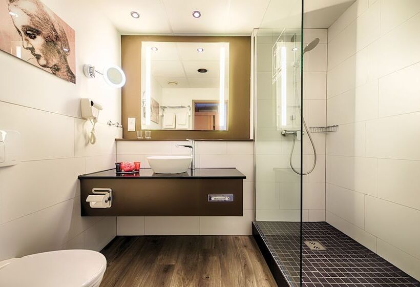 اتاق چهارنفره مدیریتی, Leonardo Hotel Mannheim City Center