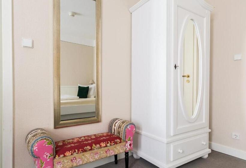 Номер Стандарт Индивидуальный, Löwen Weinstube