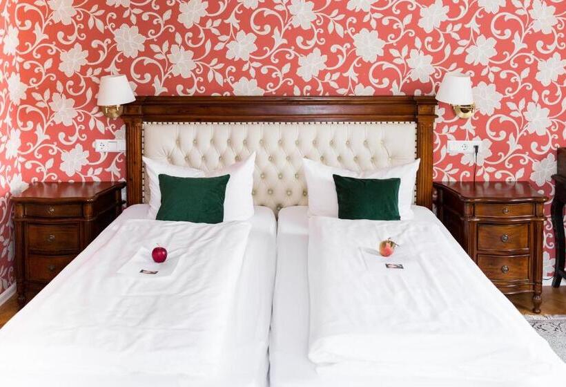 Номер Стандарт, Löwen Weinstube