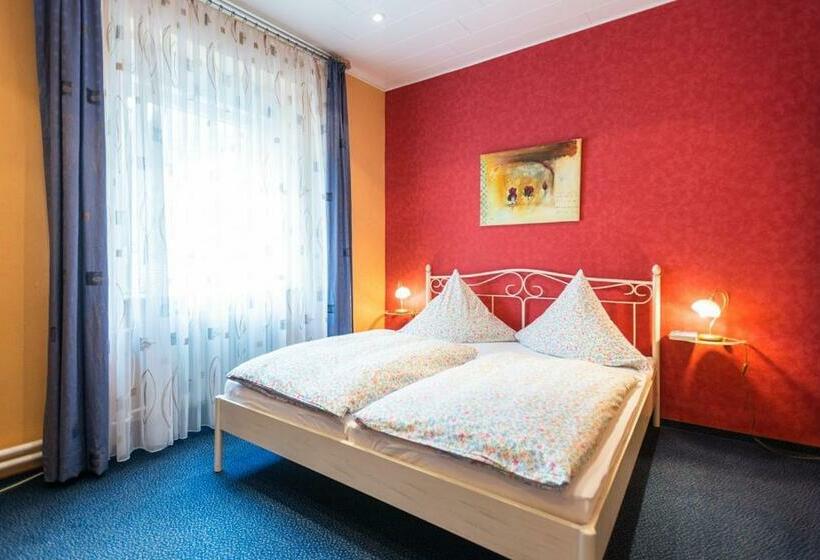 Номер Стандарт, Moselromantik Hotel Zum Löwen