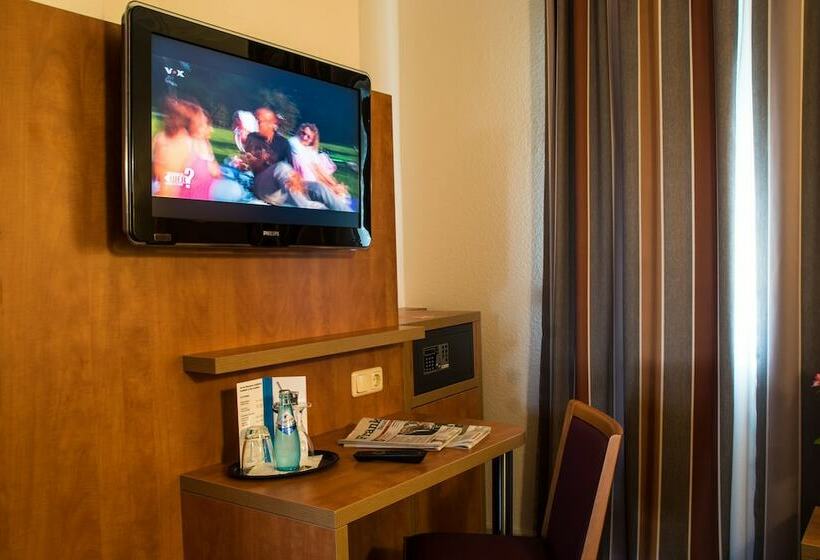 اتاق استاندارد یک نفره, Niederrad