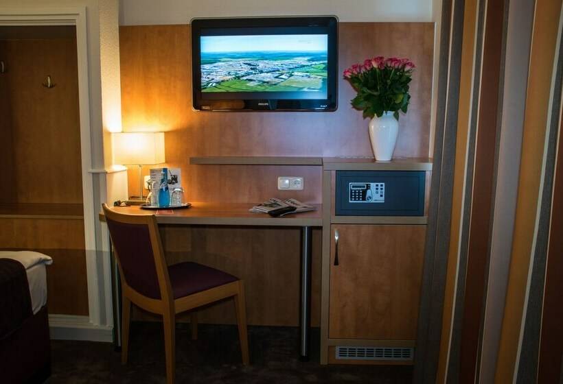 اتاق استاندارد یک نفره, Niederrad