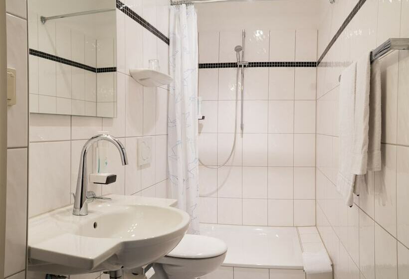 اتاق استاندارد, Niederrad